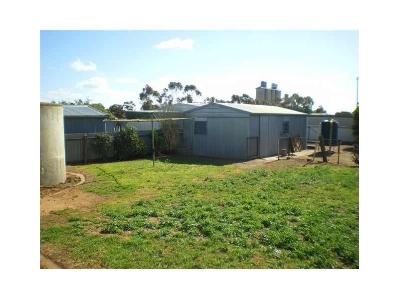 18 Dodgeshun Street, Hopetoun VIC 3396