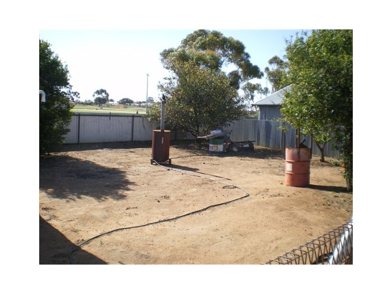 18 Dodgeshun Street, Hopetoun VIC 3396