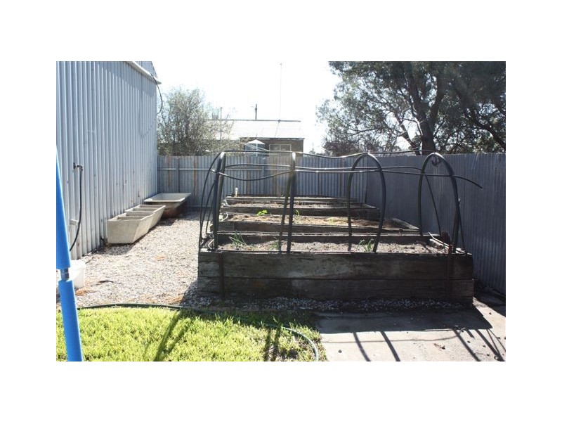 18 Kelsall Street, Warracknabeal VIC 3393