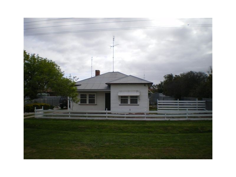 4 Franklin St, Warracknabeal VIC 3393