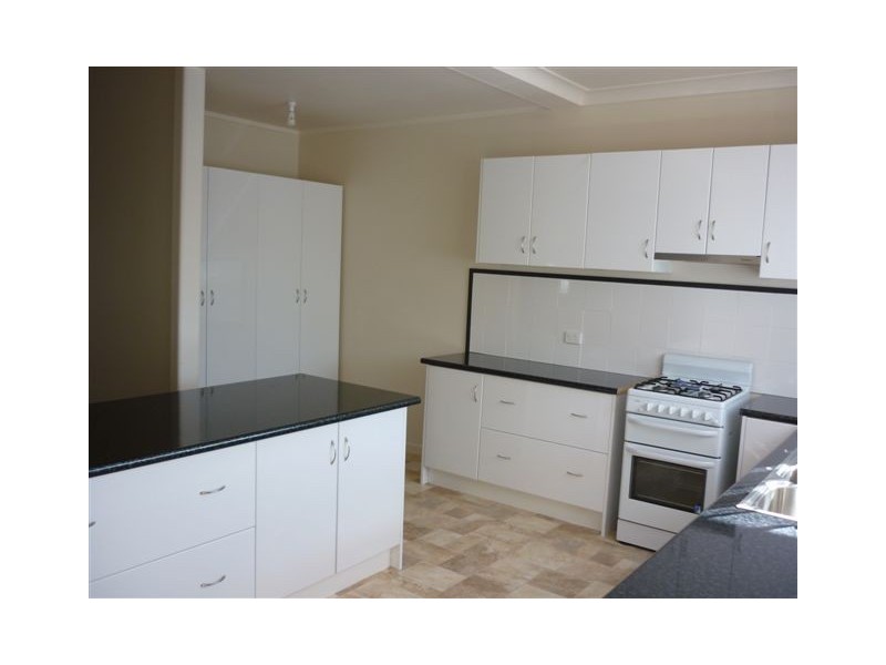 16 McCracken Ave, Donald VIC 3480