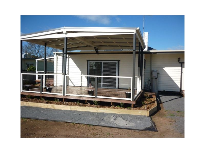 16 McCracken Ave, Donald VIC 3480