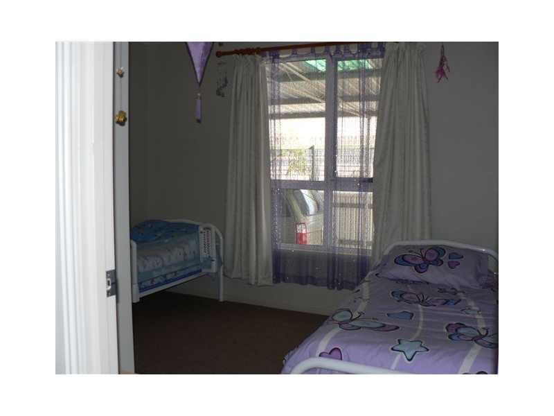 32 Cave St, Donald VIC 3480