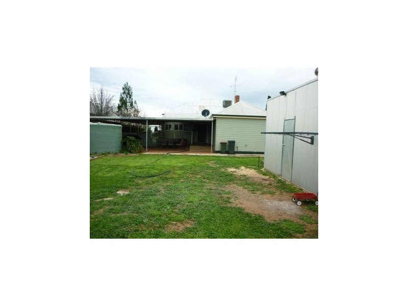 32 Cave St, Donald VIC 3480