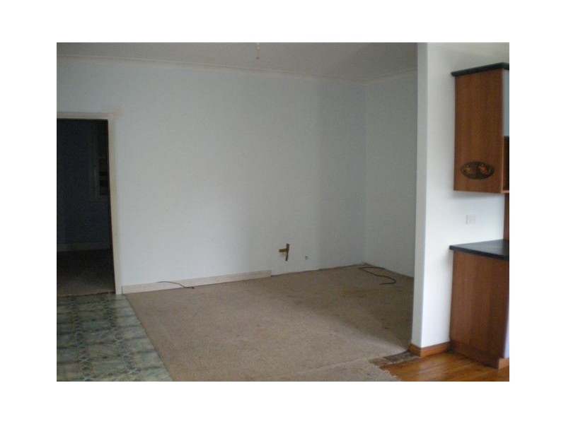 54 Jamoneau Street, Warracknabeal VIC 3393