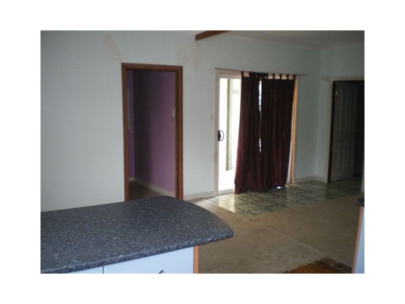 54 Jamoneau Street, Warracknabeal VIC 3393