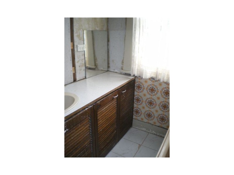 54 Jamoneau Street, Warracknabeal VIC 3393