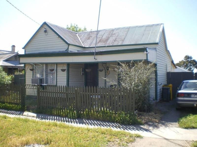 5 Devereaux Street, Warracknabeal VIC 3393