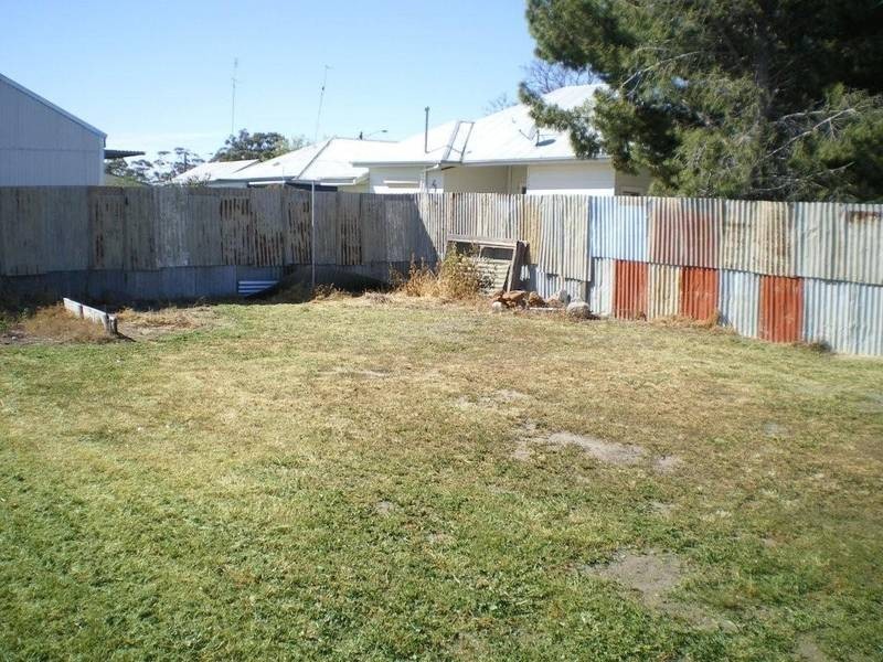 5 Devereaux Street, Warracknabeal VIC 3393