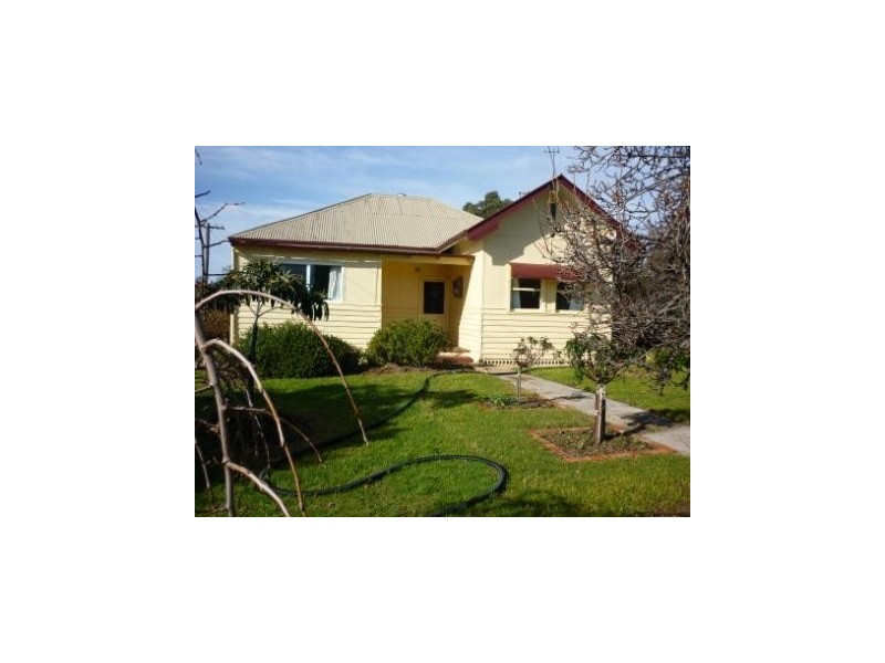 43 Millett St, St Arnaud VIC 3478