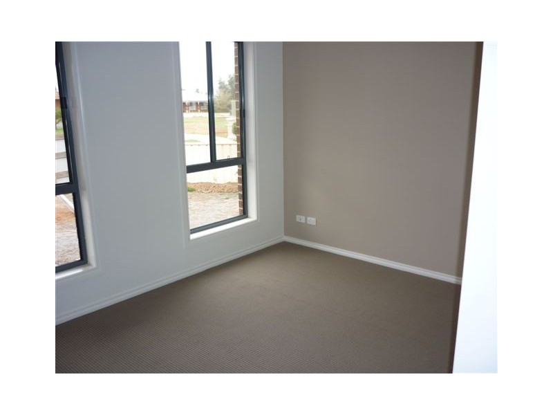 11 Athol Court, Donald VIC 3480