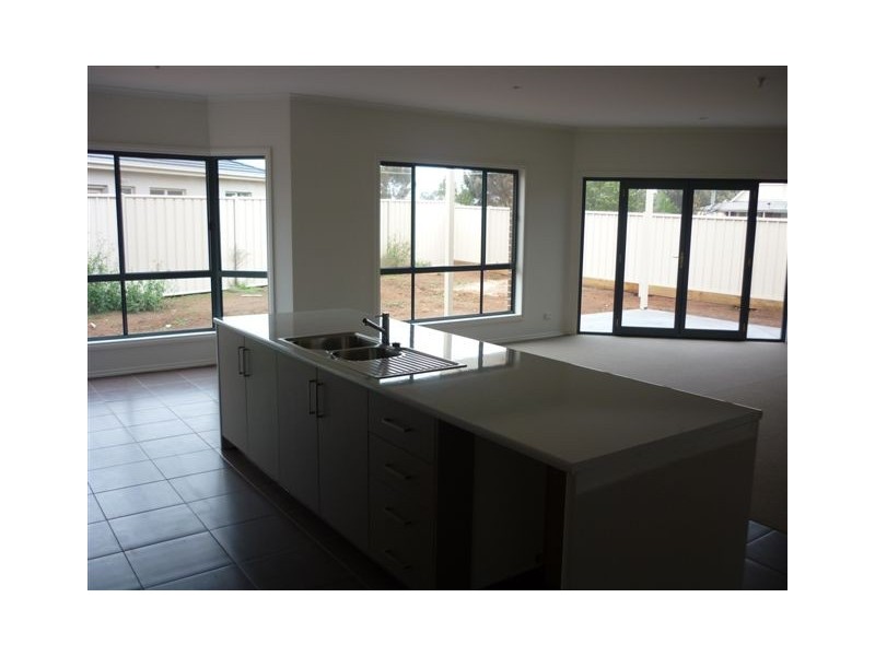 11 Athol Court, Donald VIC 3480