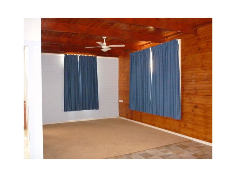 31 Hammill St, Donald VIC 3480