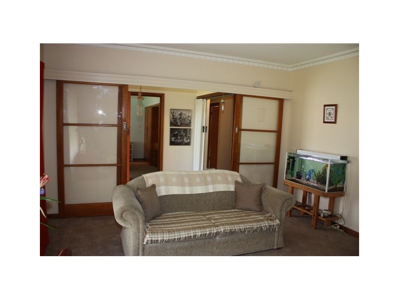 19 Kokoda Ave, Warracknabeal VIC 3393