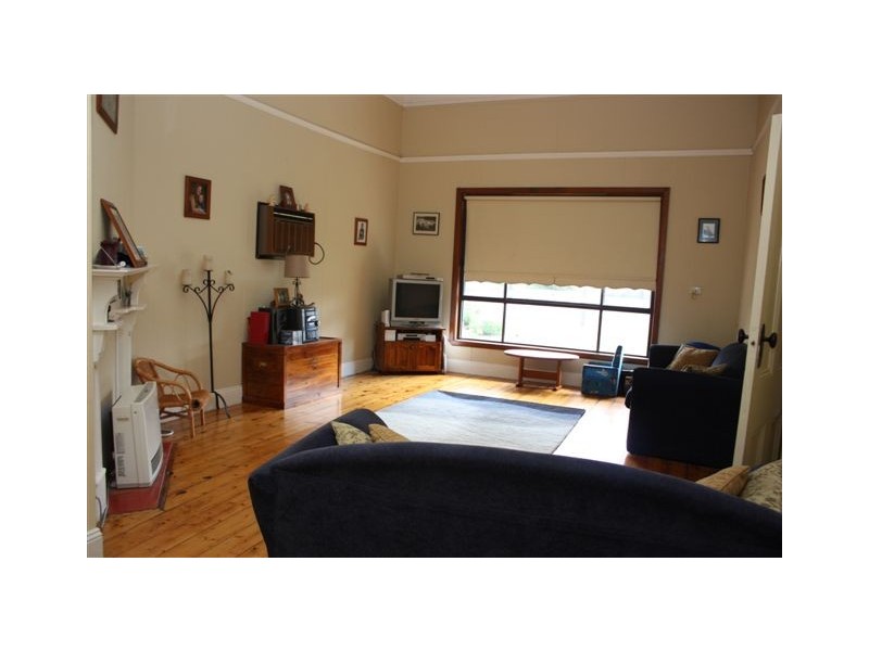 13 Devereux Street, Warracknabeal VIC 3393