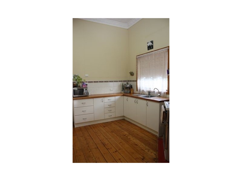 13 Devereux Street, Warracknabeal VIC 3393