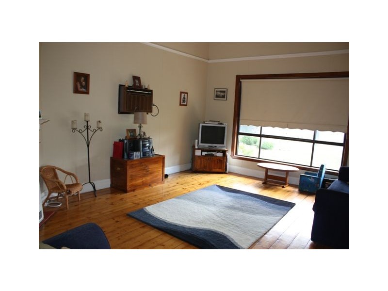 13 Devereux Street, Warracknabeal VIC 3393