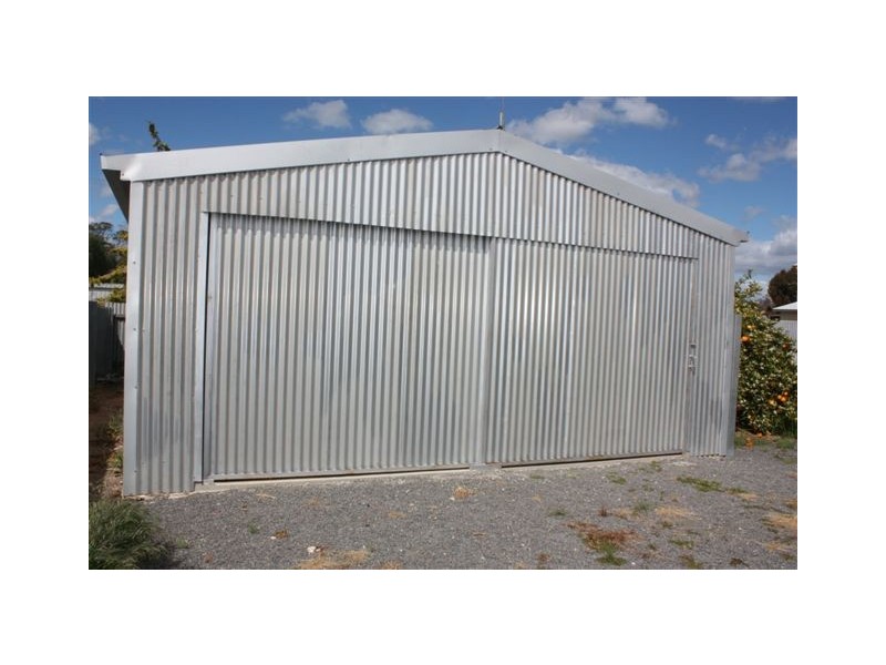 13 Devereux Street, Warracknabeal VIC 3393