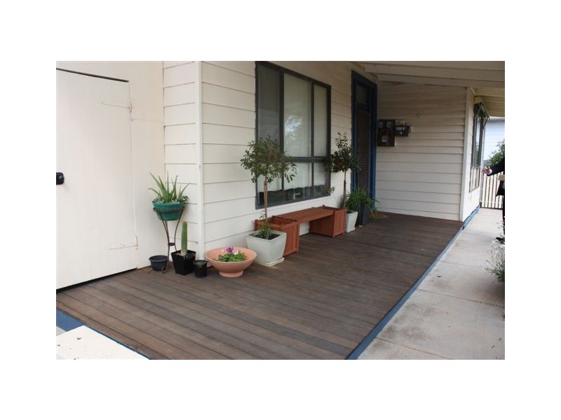 13 Devereux Street, Warracknabeal VIC 3393