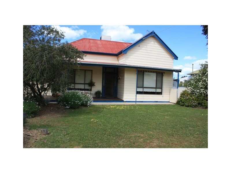 13 Devereux Street, Warracknabeal VIC 3393