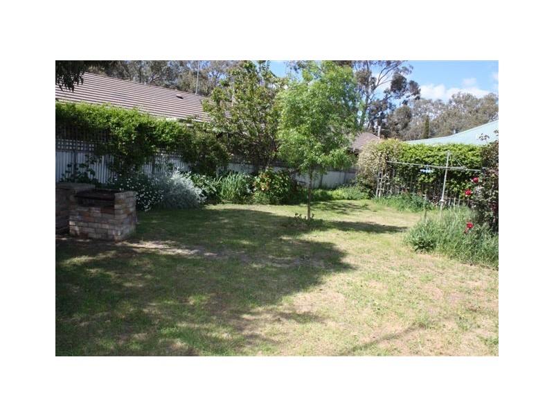 118 Craig Ave, Warracknabeal VIC 3393
