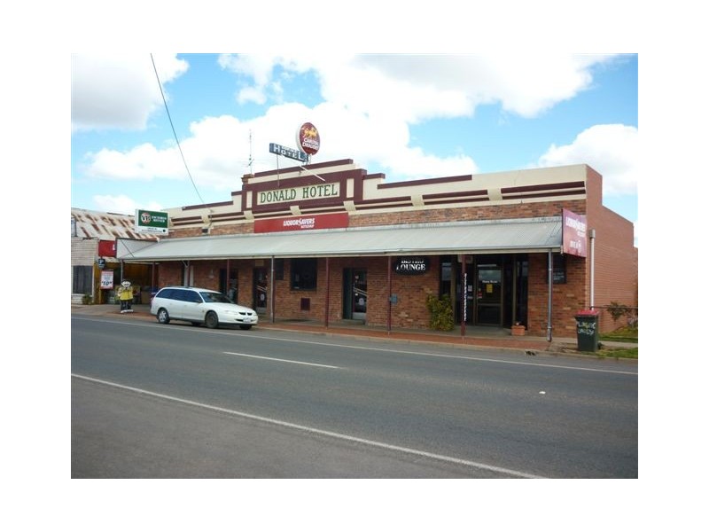 126 Woods St, Donald VIC 3480