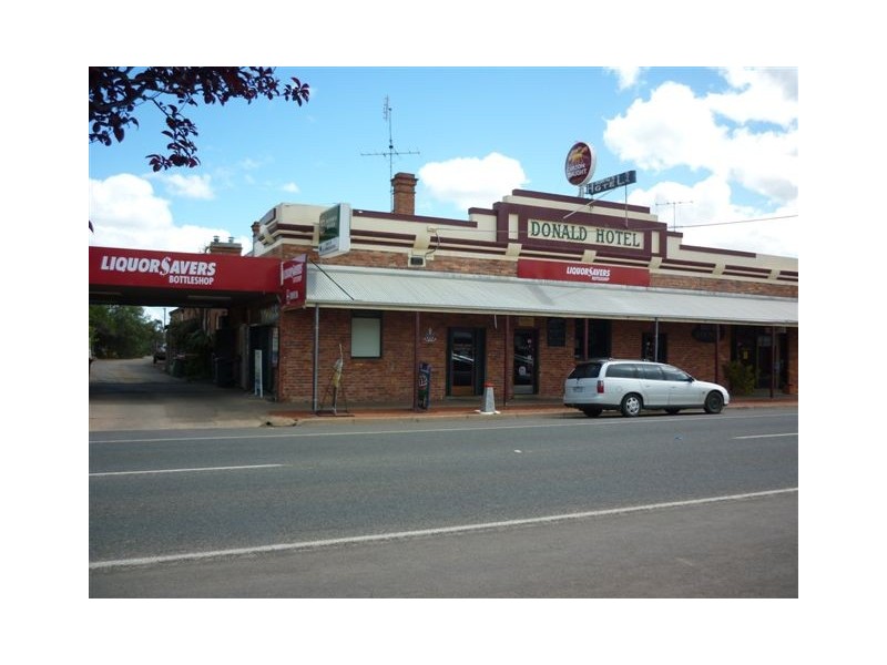 126 Woods St, Donald VIC 3480