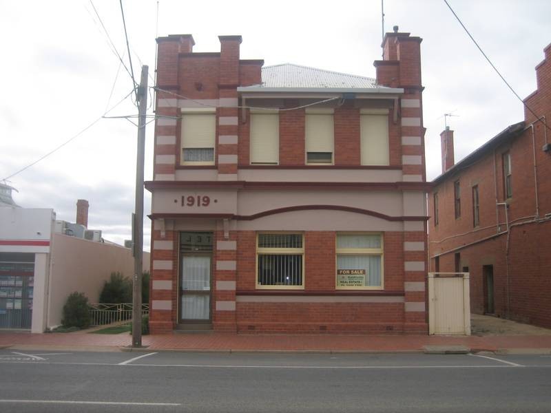 83 Woods St, Donald VIC 3480