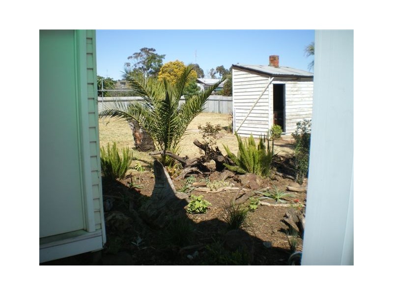 5 Livingstone Street, Warracknabeal VIC 3393