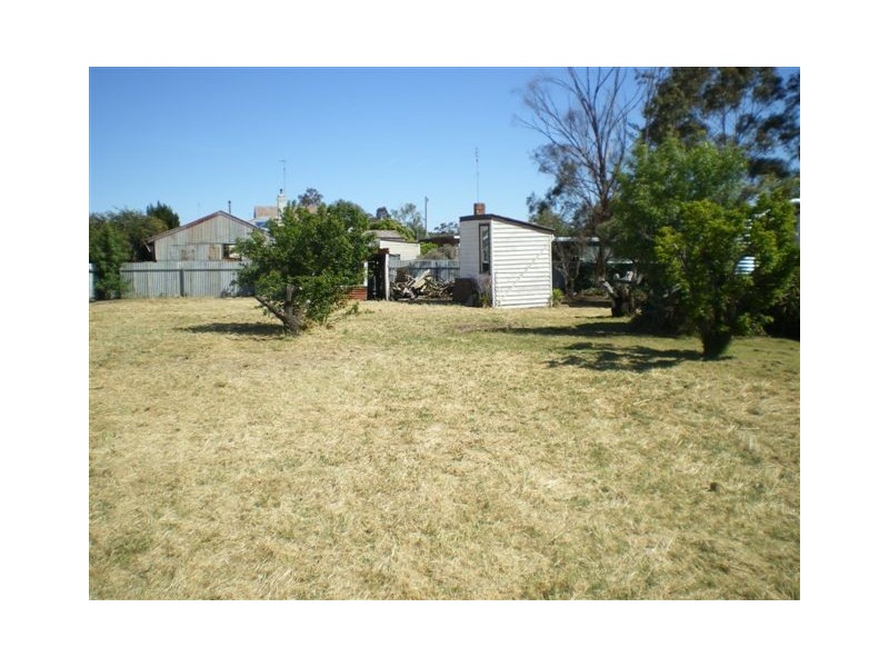 5 Livingstone Street, Warracknabeal VIC 3393