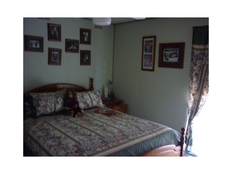 70 Aitken Ave, Donald VIC 3480