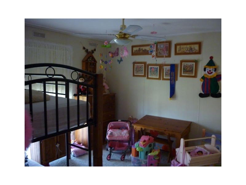 70 Aitken Ave, Donald VIC 3480