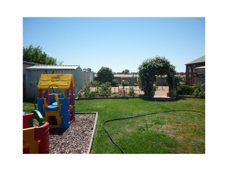 70 Aitken Ave, Donald VIC 3480