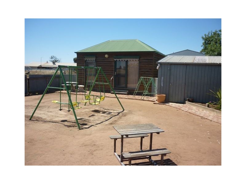 70 Aitken Ave, Donald VIC 3480