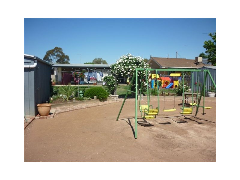 70 Aitken Ave, Donald VIC 3480