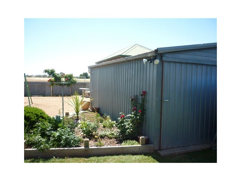 70 Aitken Ave, Donald VIC 3480