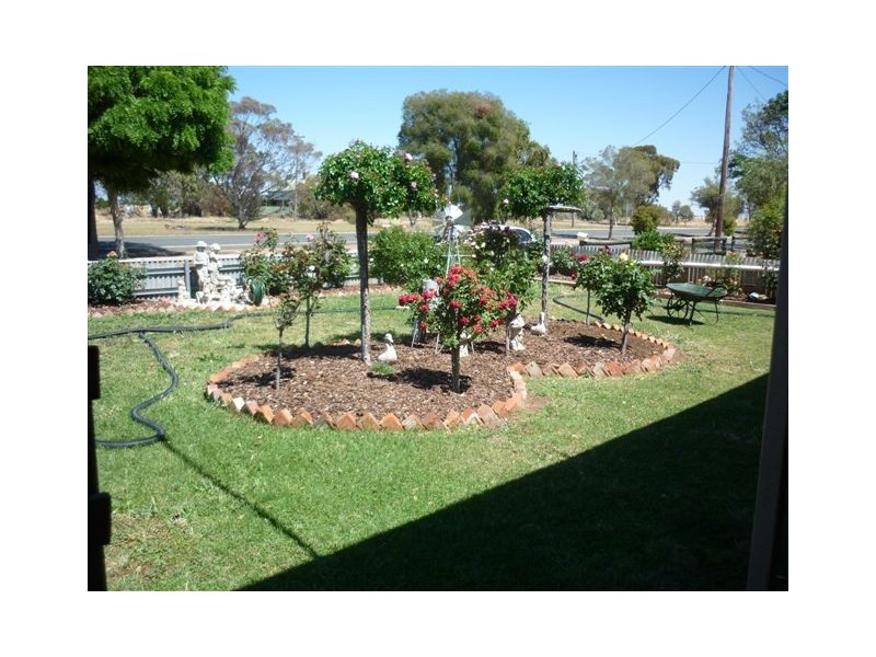 70 Aitken Ave, Donald VIC 3480
