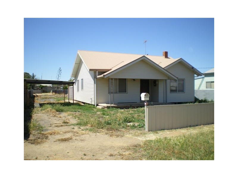 11 Petering Street, Minyip VIC 3392