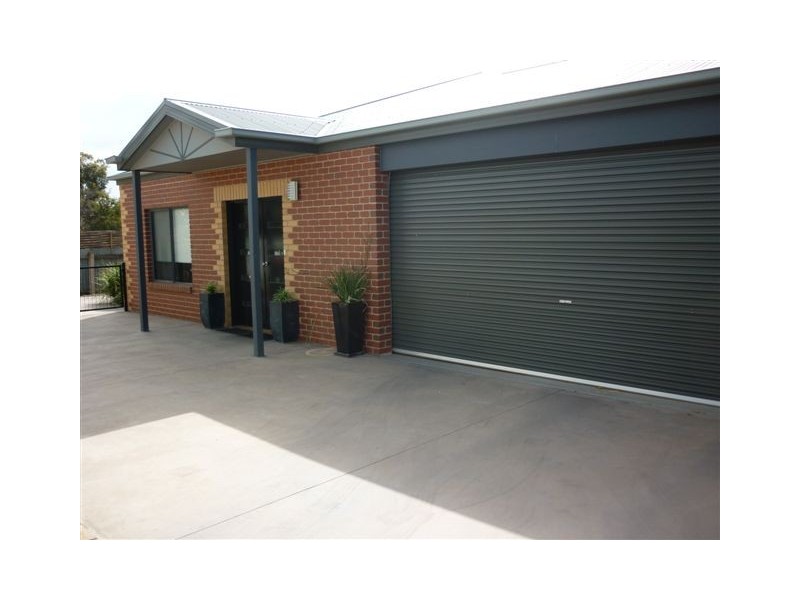 3/11 Hammill St, Donald VIC 3480