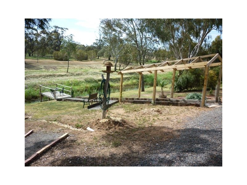 3/11 Hammill St, Donald VIC 3480