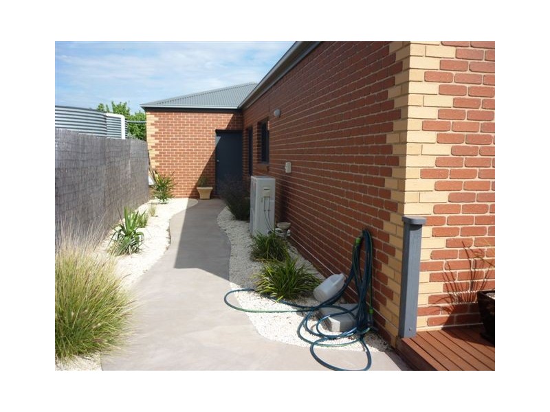 3/11 Hammill St, Donald VIC 3480