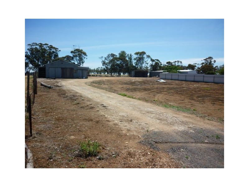 43 Elizabeth St, Donald VIC 3480