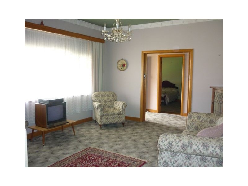 27 Houston St, Donald VIC 3480