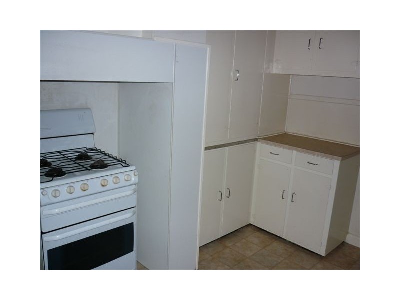 8 Jamouneau Street, Warracknabeal VIC 3393