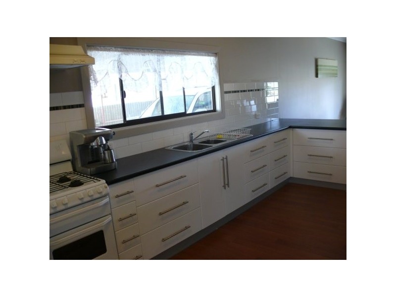 197-199 Woods St, Donald VIC 3480