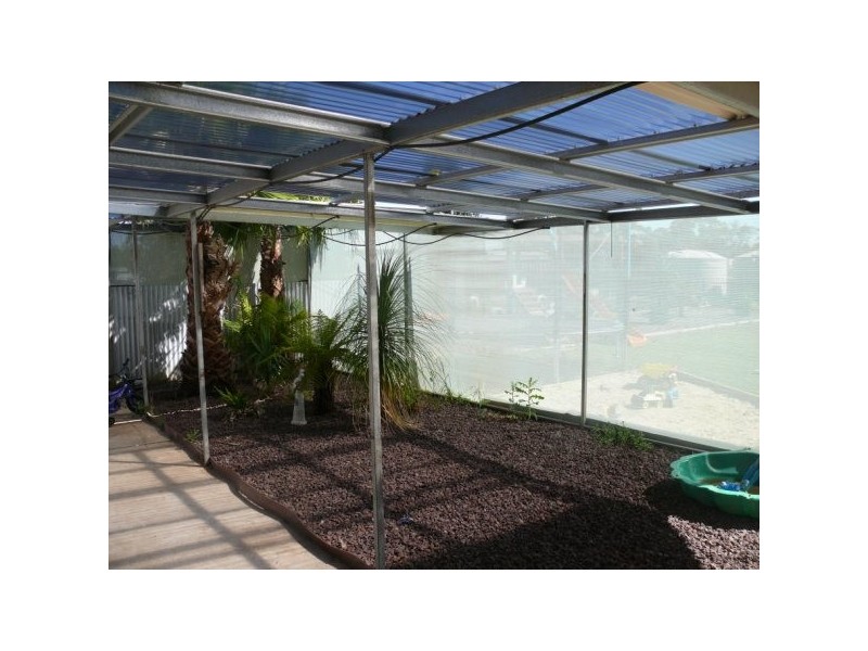 197-199 Woods St, Donald VIC 3480