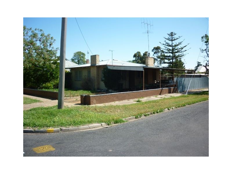 19 Cave St, Donald VIC 3480