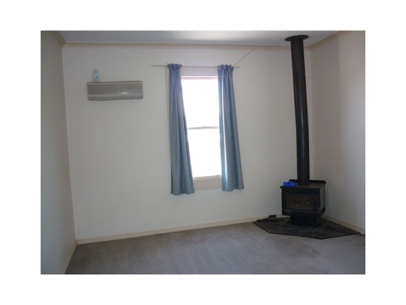 17 Arnold Street, Warracknabeal VIC 3393