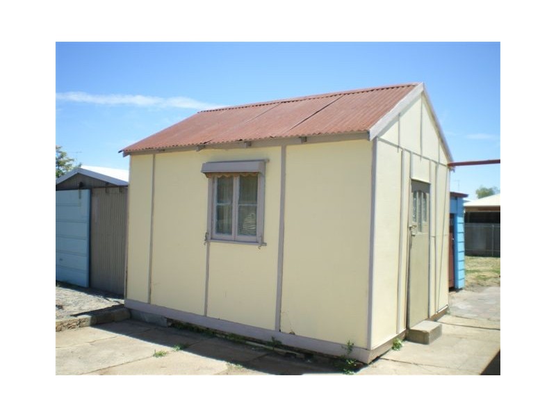 23 Arnold Street, Warracknabeal VIC 3393