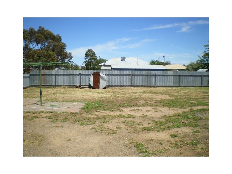 23 Arnold Street, Warracknabeal VIC 3393